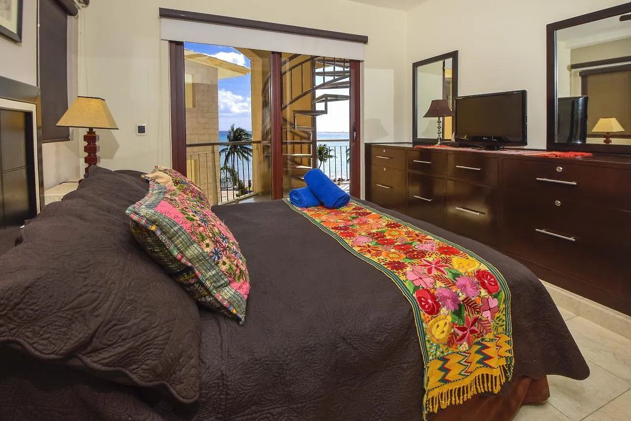 Aparthotel El Faro Condos By Rentals Your Way Playa del Carmen Messico