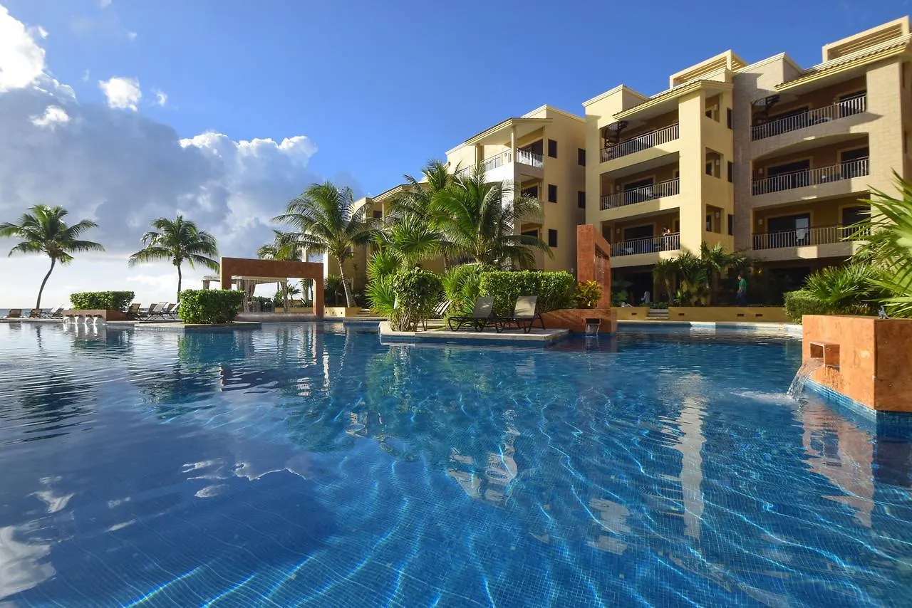Aparthotel El Faro Condos By Rentals Your Way Playa del Carmen Messico