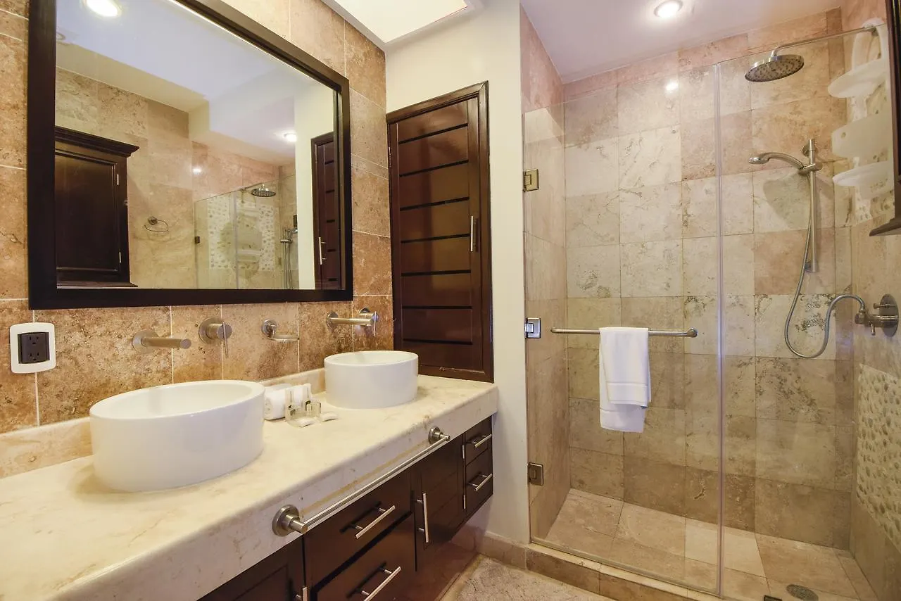 El Faro Condos By Rentals Your Way Playa del Carmen 0*,