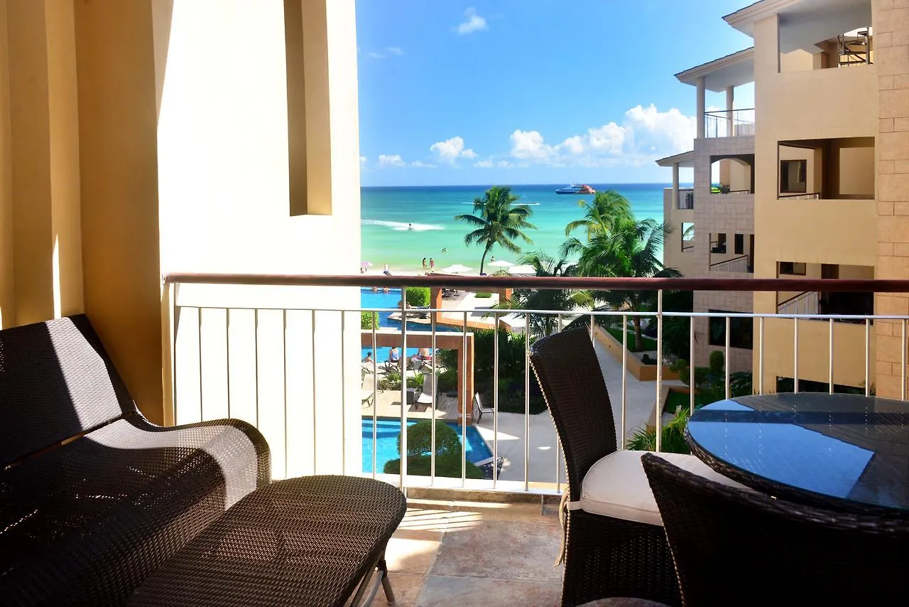 El Faro Condos By Rentals Your Way Playa del Carmen