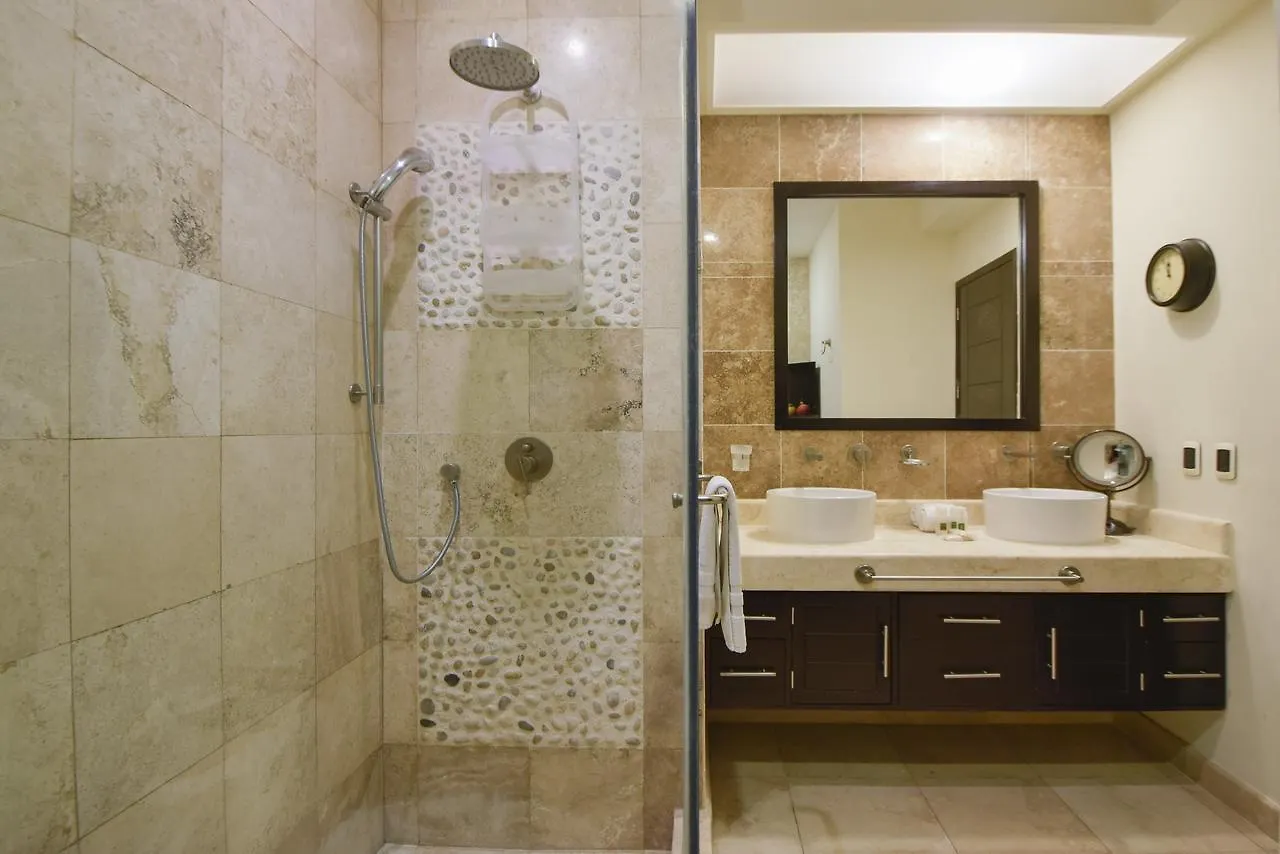 El Faro Condos By Rentals Your Way Playa del Carmen