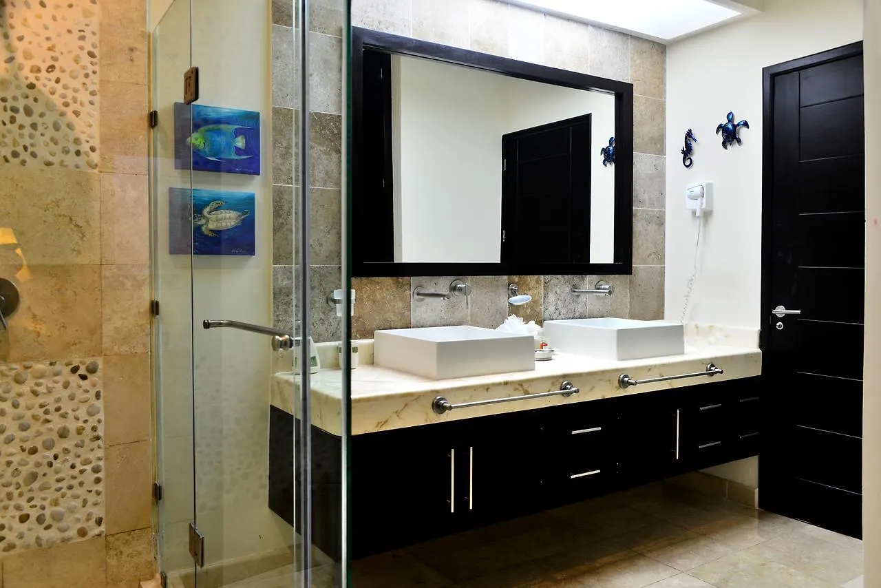 El Faro Condos By Rentals Your Way Playa del Carmen