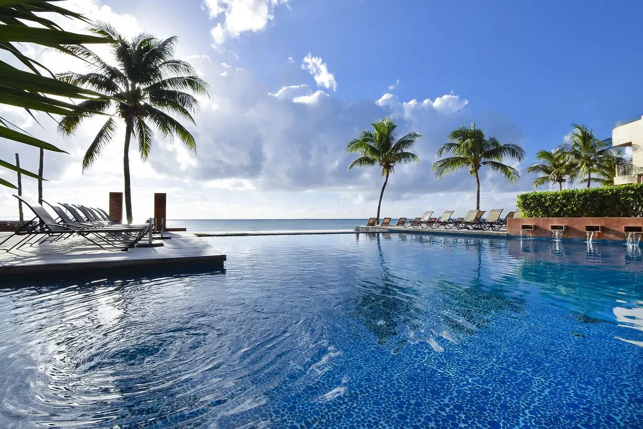 El Faro Condos By Rentals Your Way Playa del Carmen